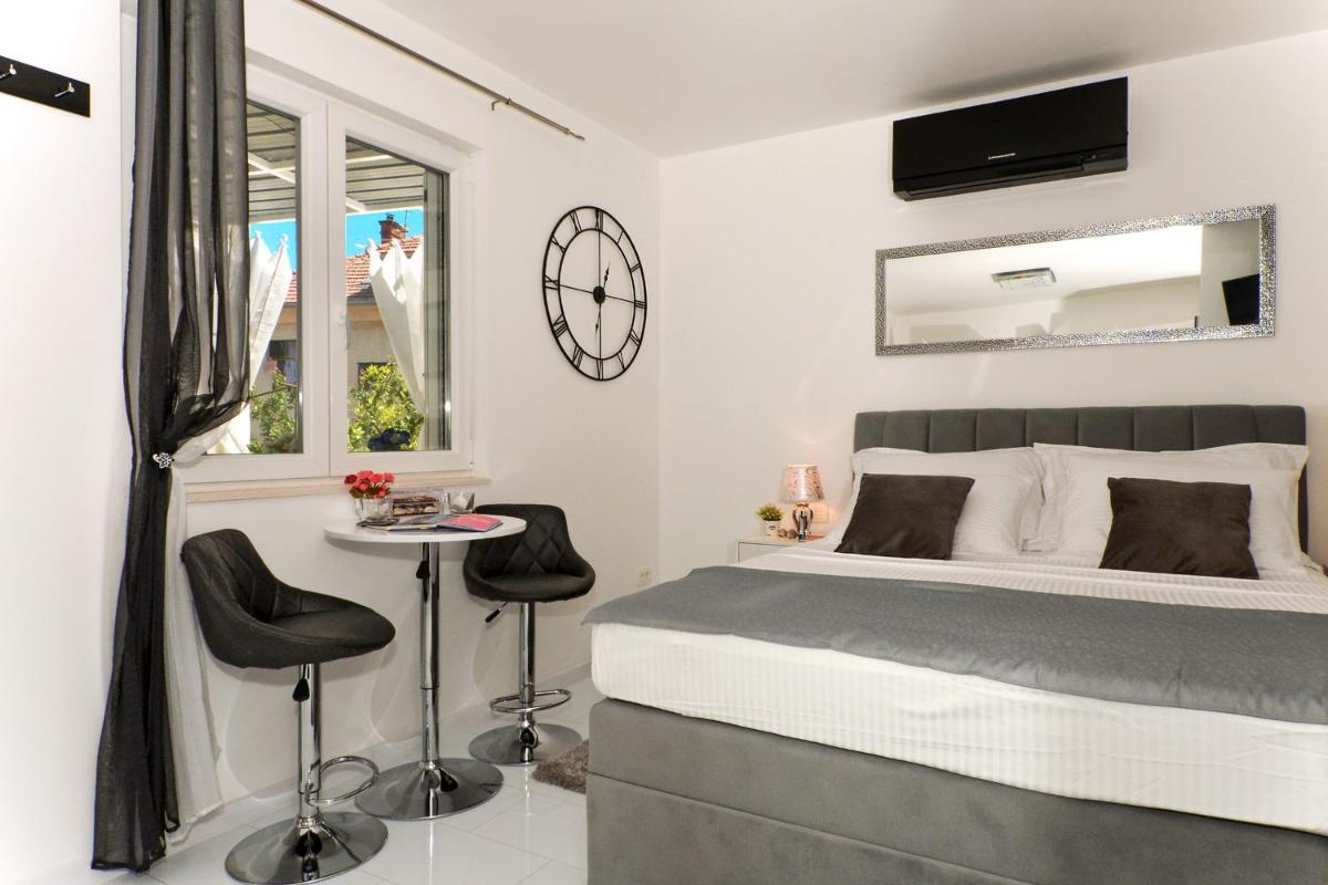 Spalato Imperium - Housity