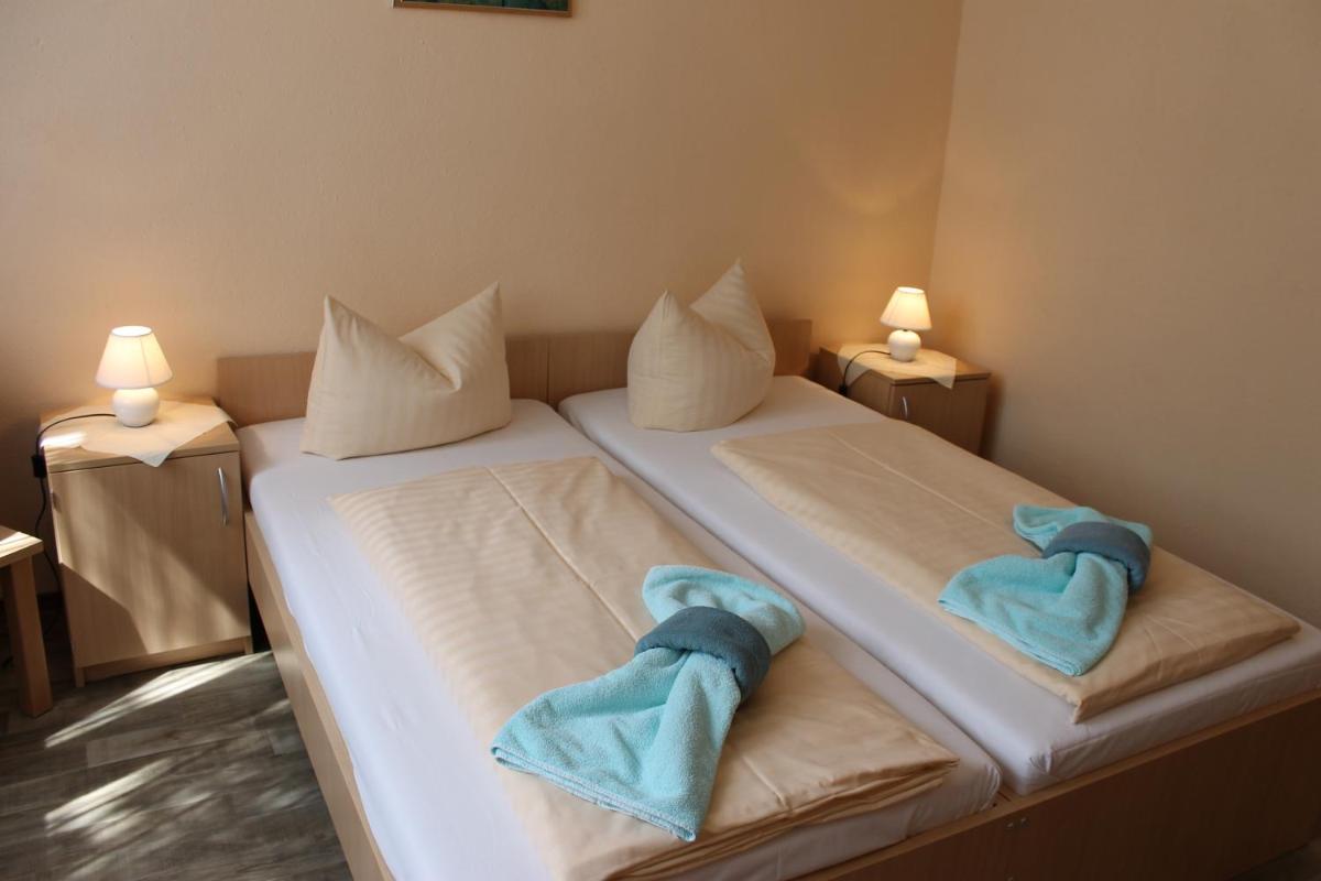 Hotel und Campingstell und Zeltplatz an der Talsperre im Harz - Housity