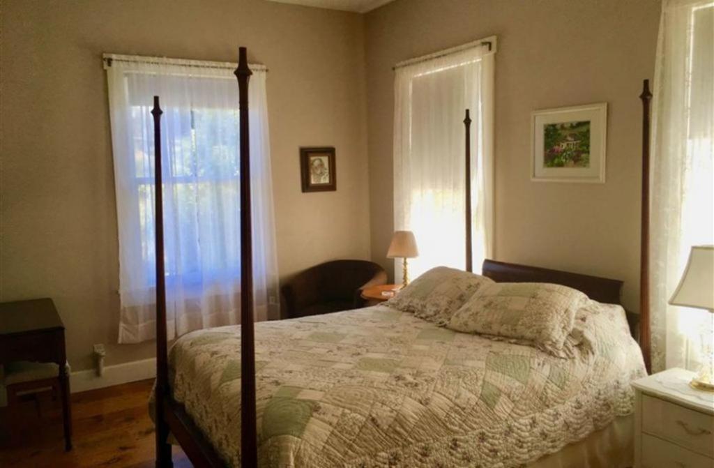 Fog's End B&B - Housity
