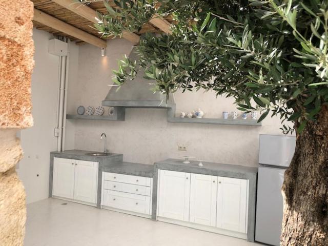 Kostis Parthenis Residence - Housity