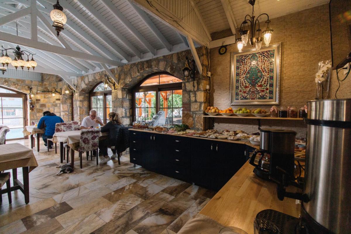 Melrose House Hotel - Housity