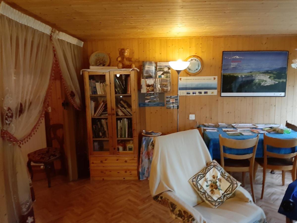 La Dernier (La cote-aux-fées) Suisse - Housity
