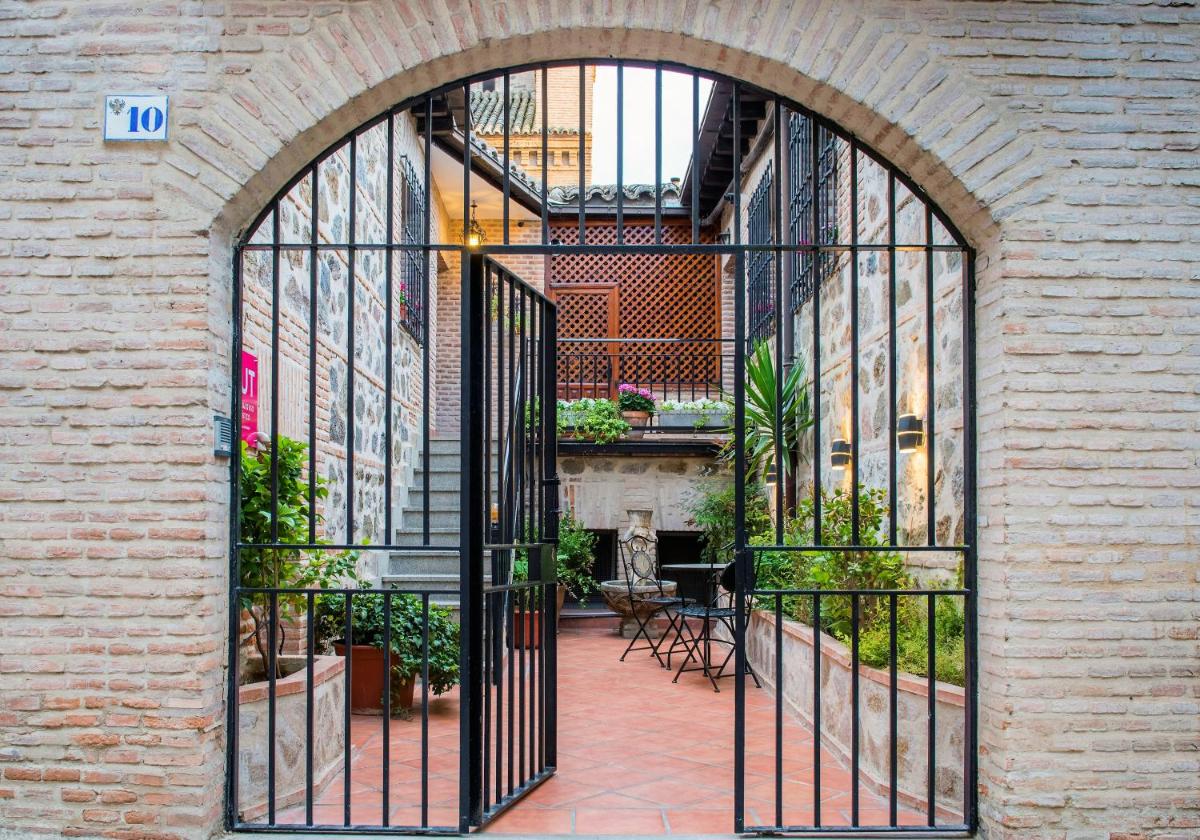 Casa de Bisagra - Housity