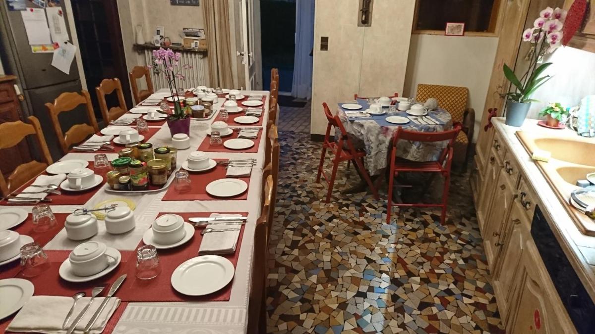 JOYEUX REVEIL - Housity