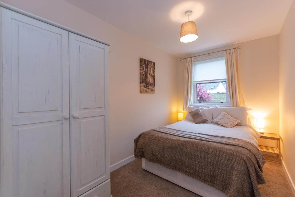 Central St Andrews 2 Bed Apartment - Free Parking - Housity