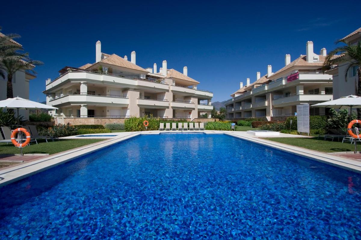 Apt 212 Heaven Beach Apartments, Guadalmansa Playa - Housity