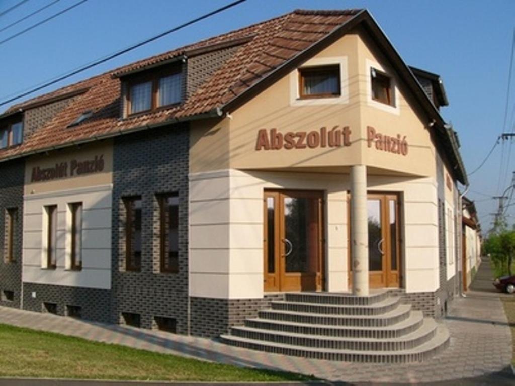 Abszolút Hotel és Panzió - Housity