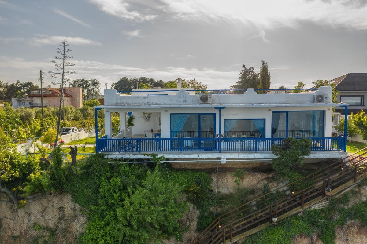 Navy Greece Villa with swimming pool & sea view - Housity
