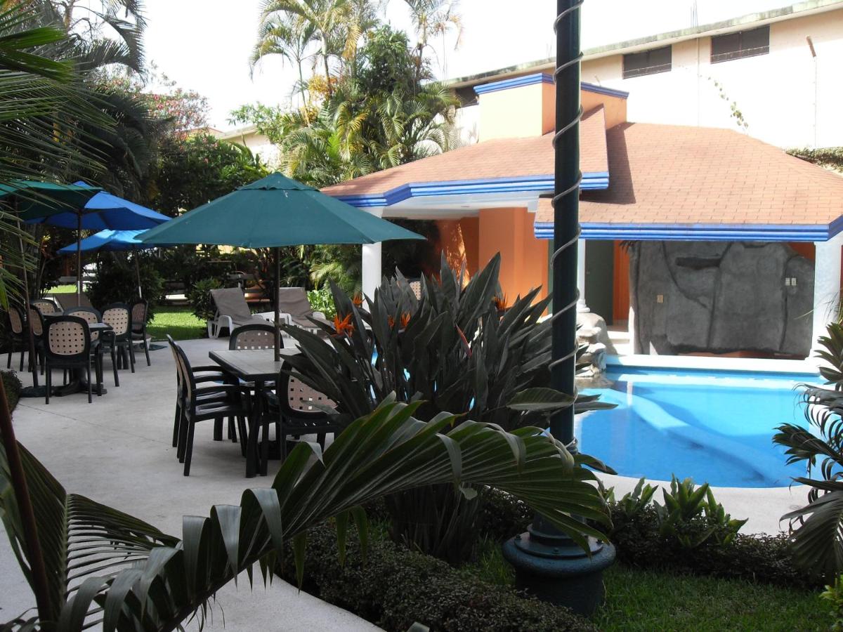 Hotel Playa Cristal - Housity