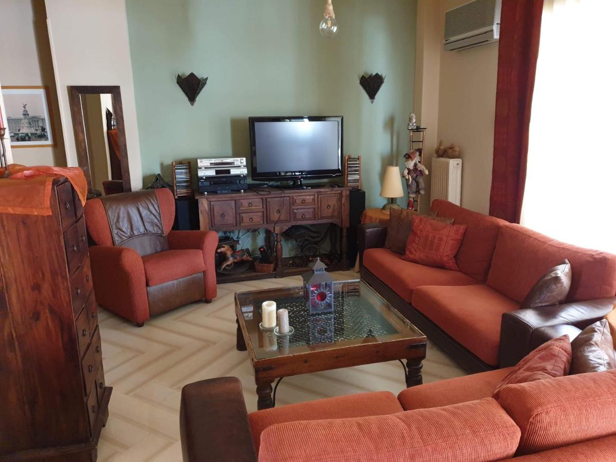 EFI'S HOUSE - Housity
