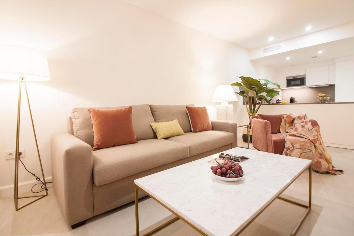Miramar Luxury FresApartments by Bossh! Apartments - Housity