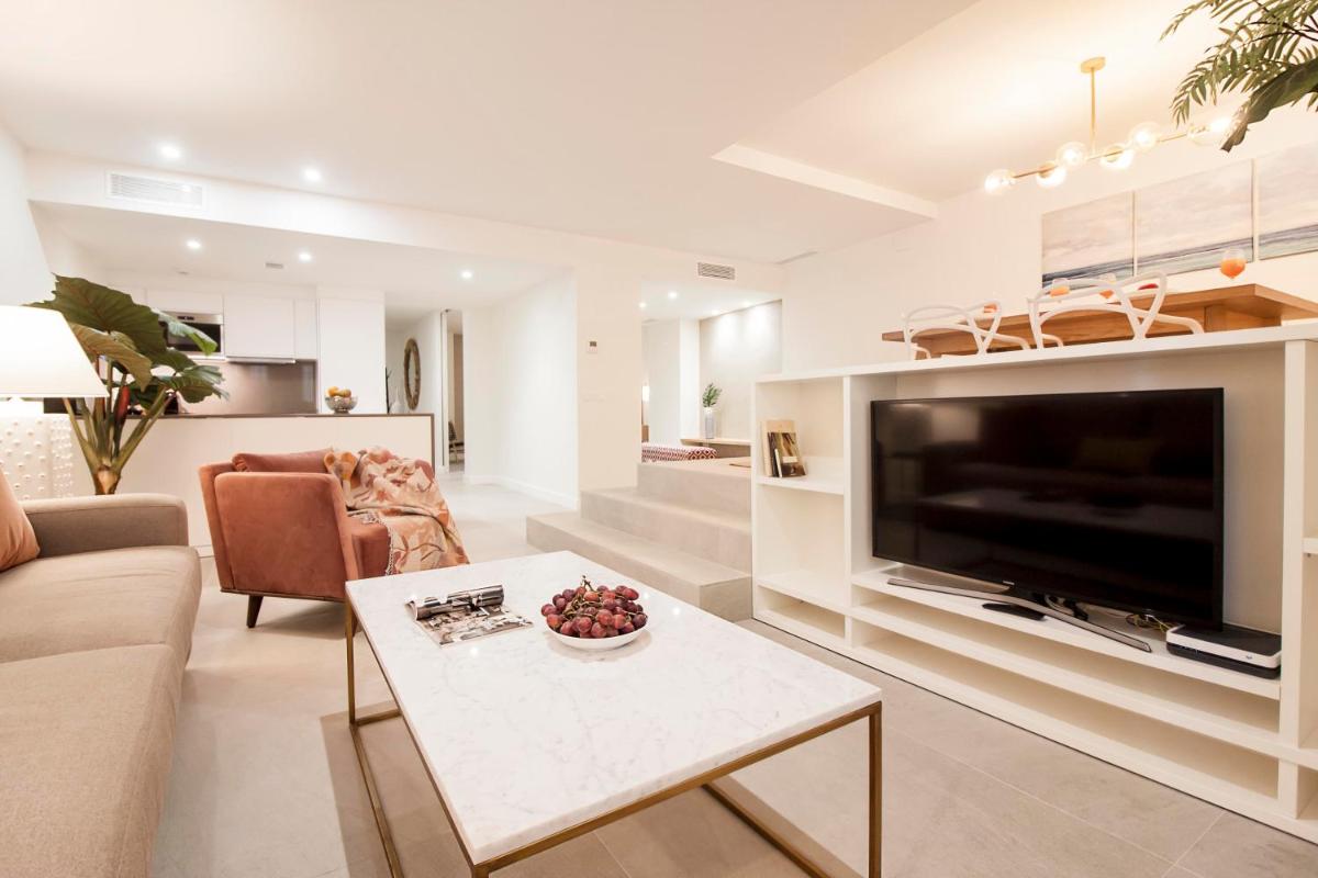 Miramar Luxury FresApartments by Bossh! Apartments - Housity