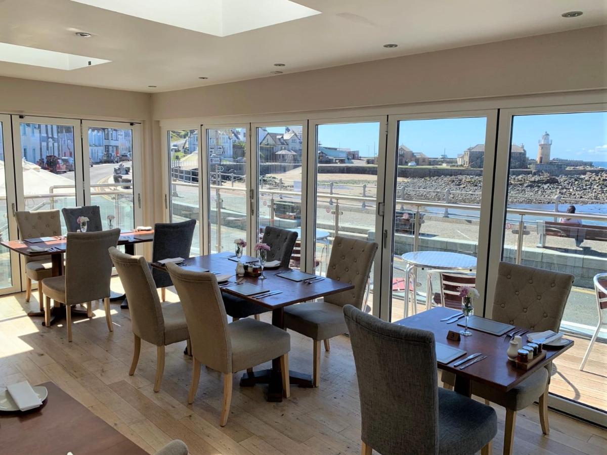 The Harbour House Sea front Hotel - Housity