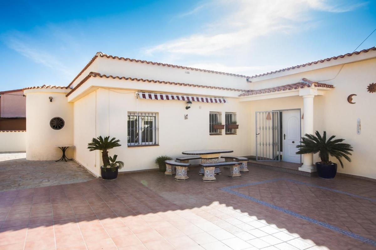 Parte de Villa con vista al mar y Peñón de Ifach en Calpe! - Housity