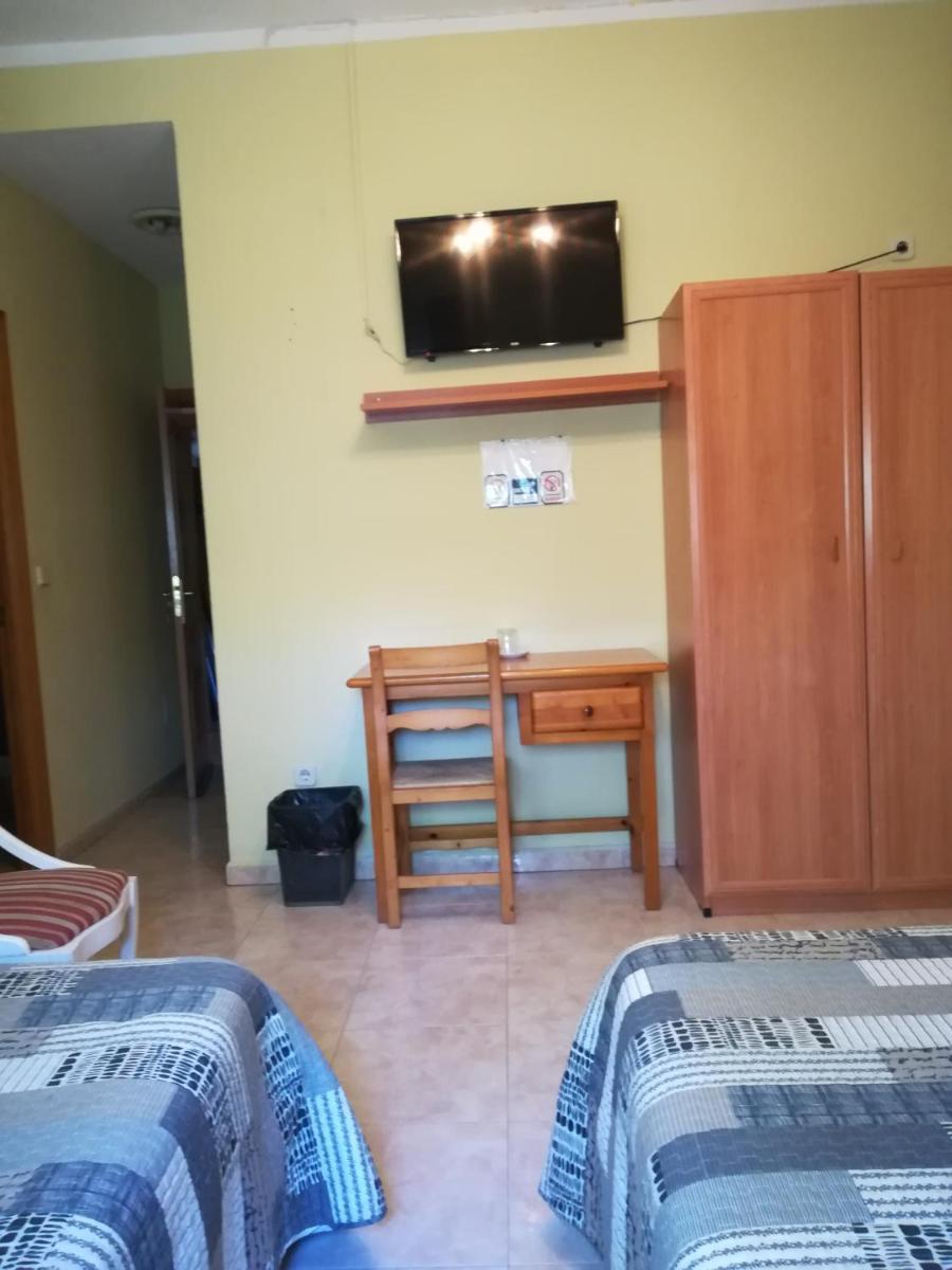 Hostal Brunete - Housity