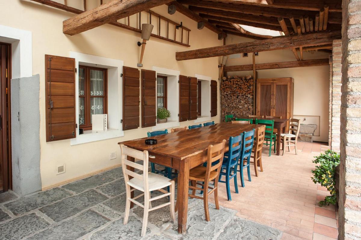 Elliot Osteria e dormire in collina - Housity