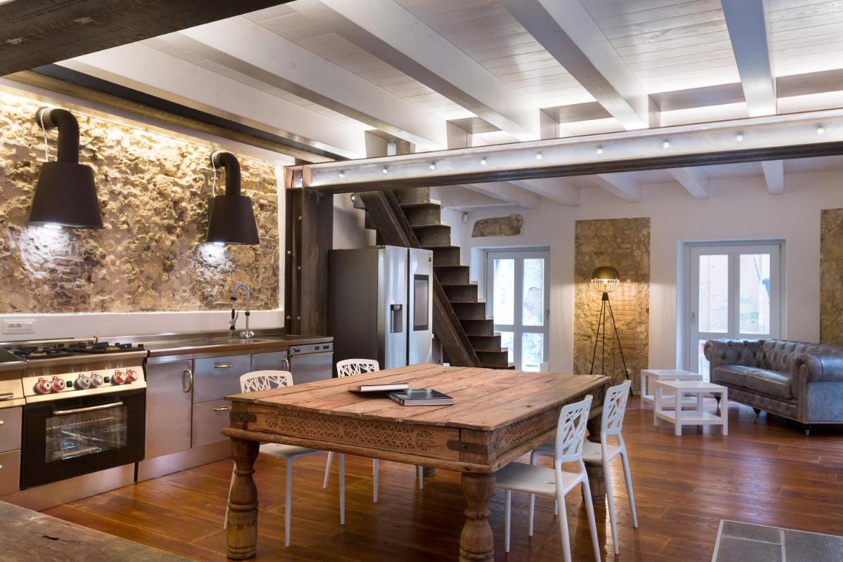 Cagliari Marina Harbour Guest house & Lounge - Housity