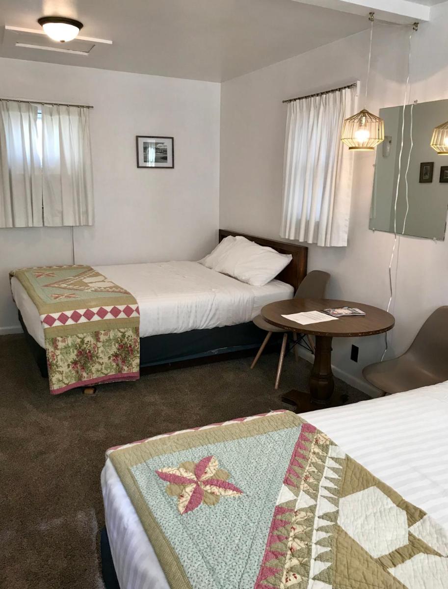 Chalet Motel - Housity