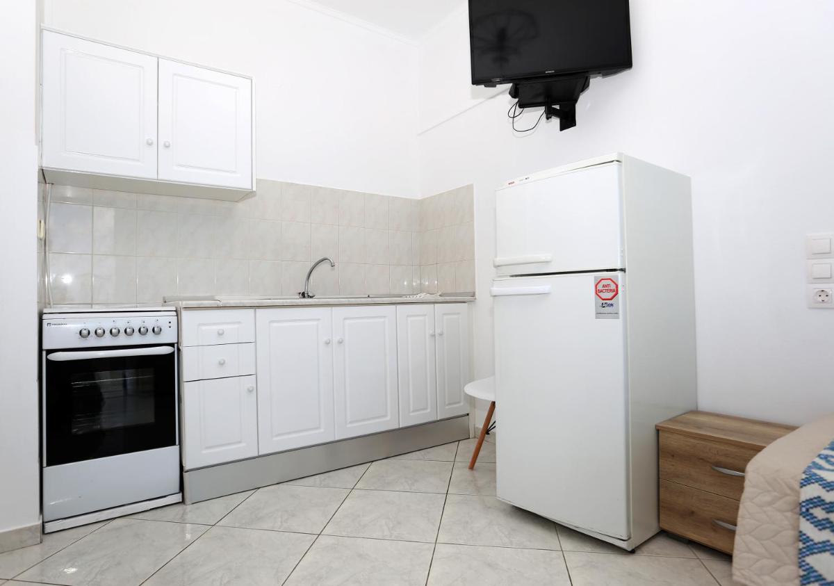 Yiannis Studios - Housity