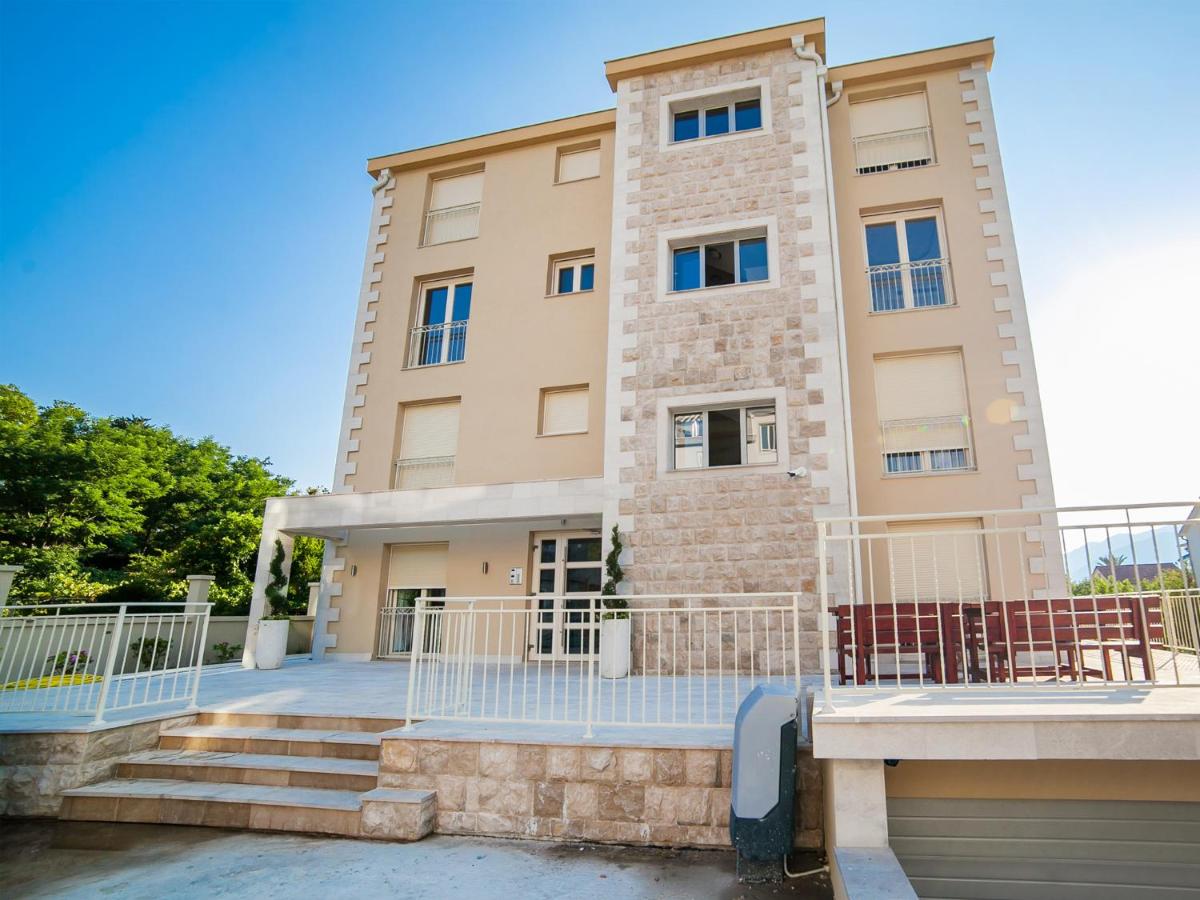 Sea Point Apart hotel Tivat - Housity