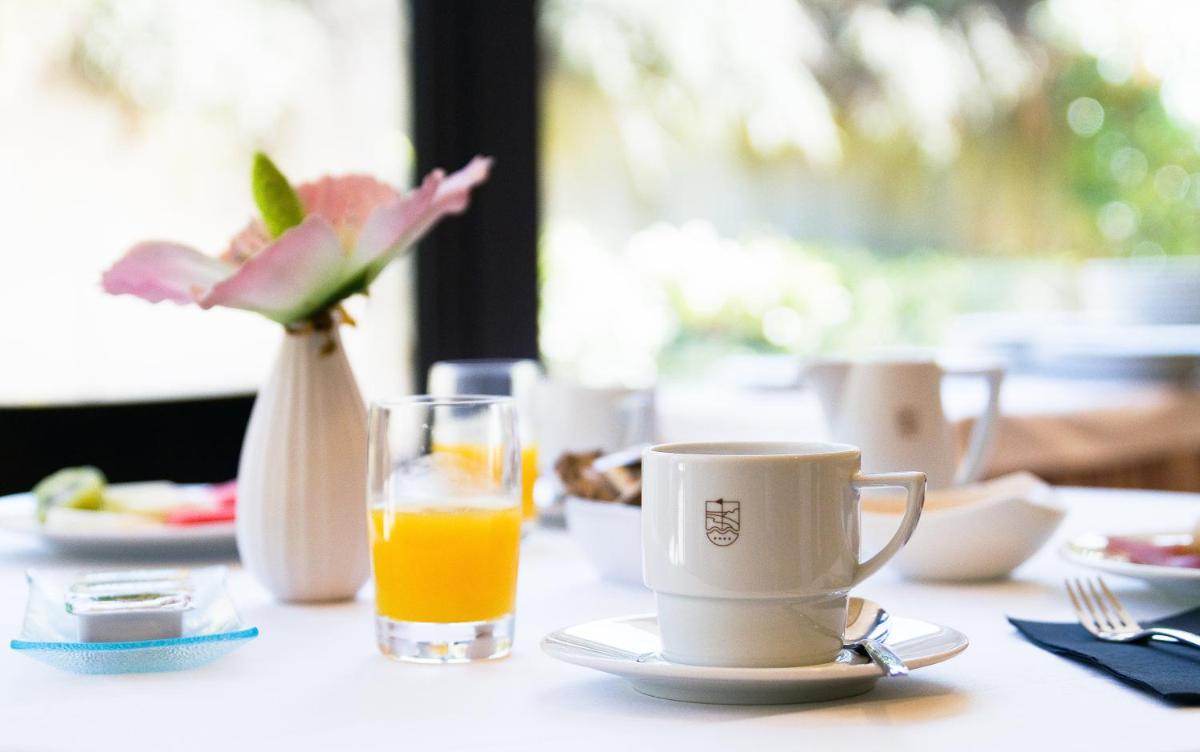 Opciones de desayuno disponibles en Oca Palacio De La Llorea Hotel & Spa