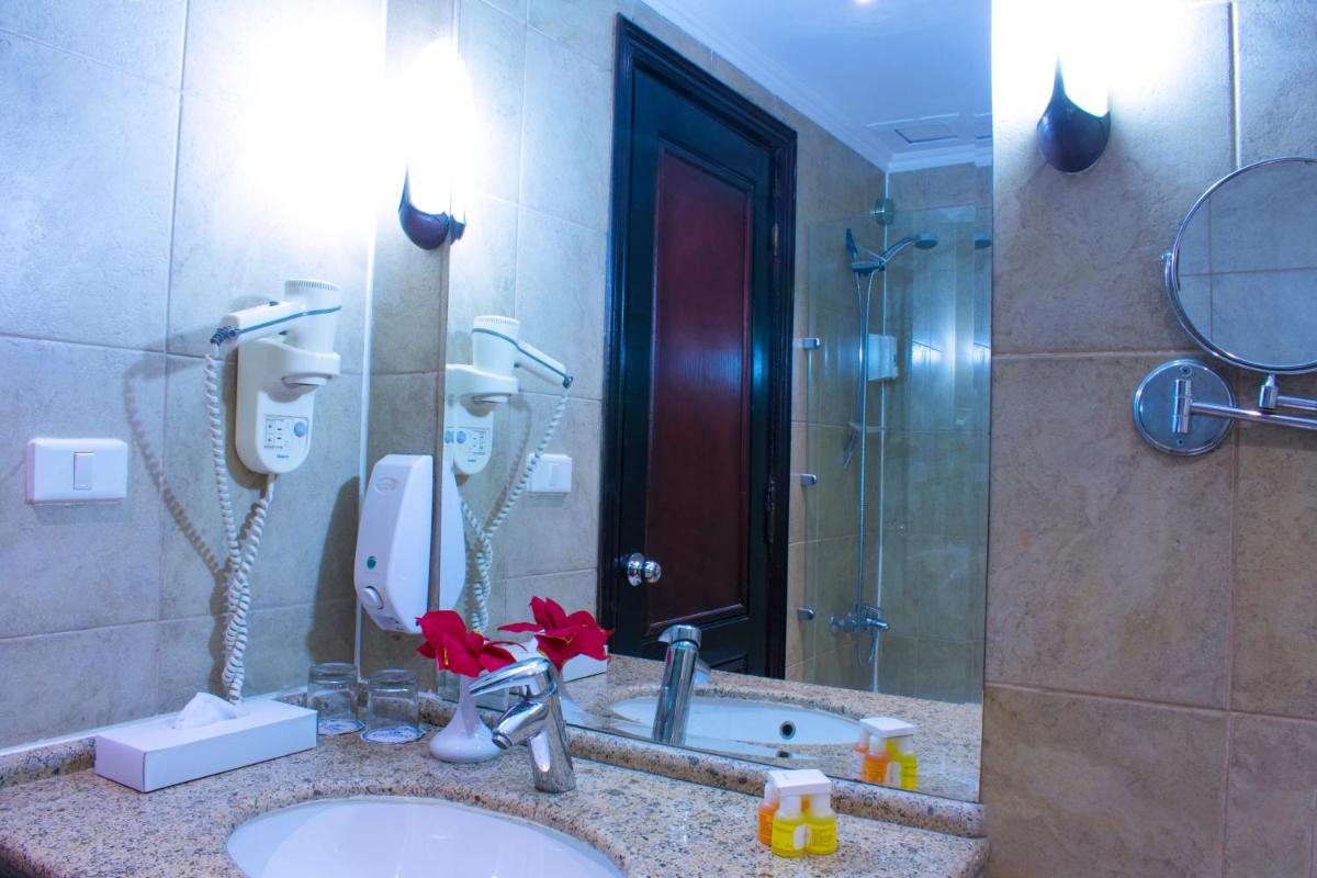 Parrotel Aqua Park - Housity