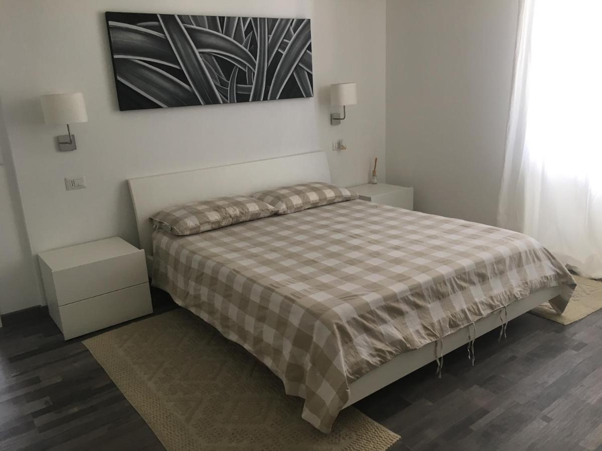 VINILE - Housity