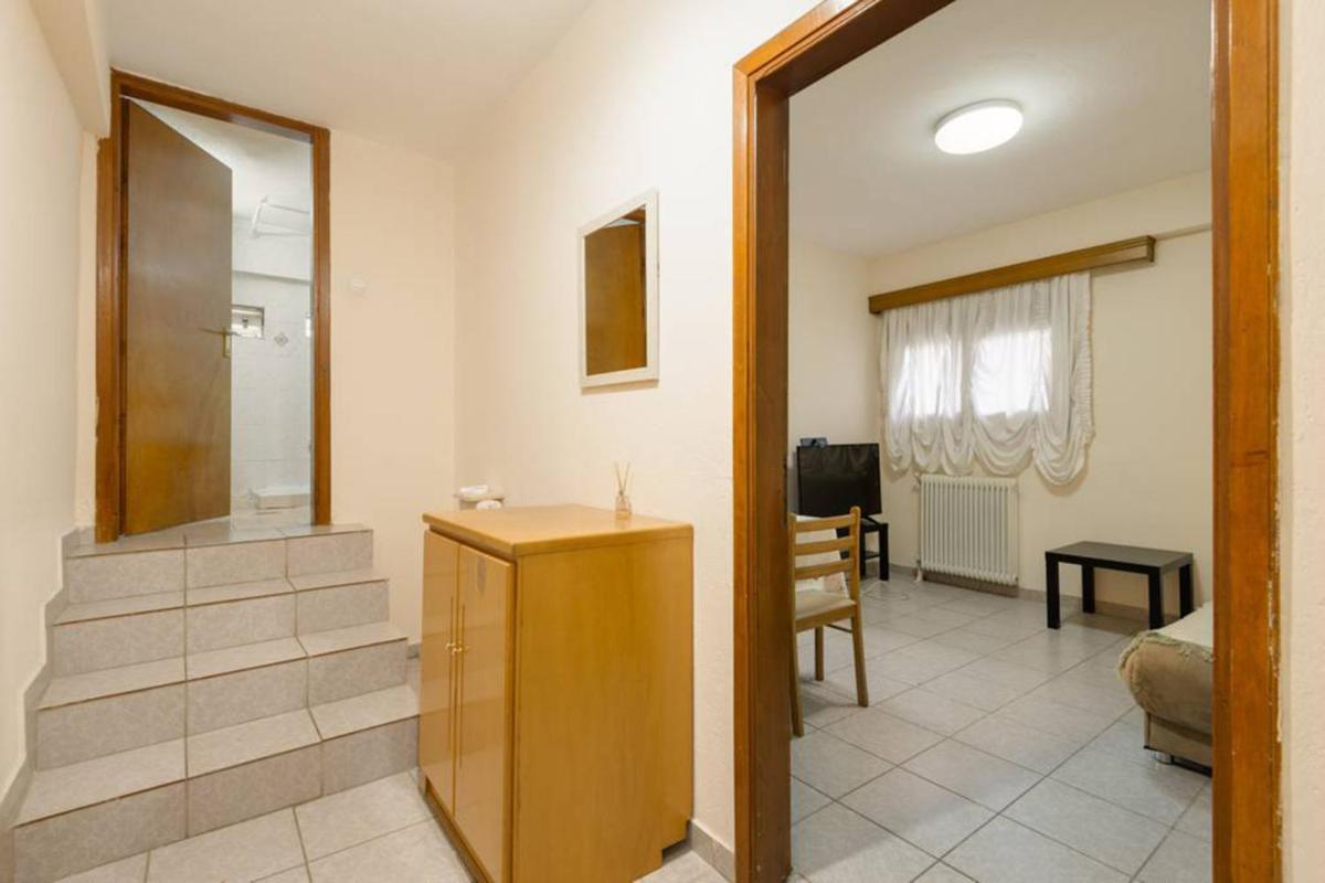 Independent Apartment in Pylaia. - Housity