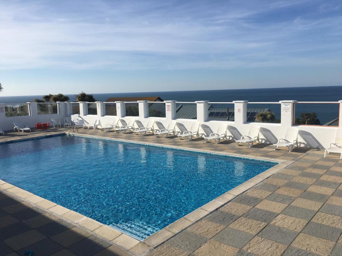 34 Surfview Beach House - Housity