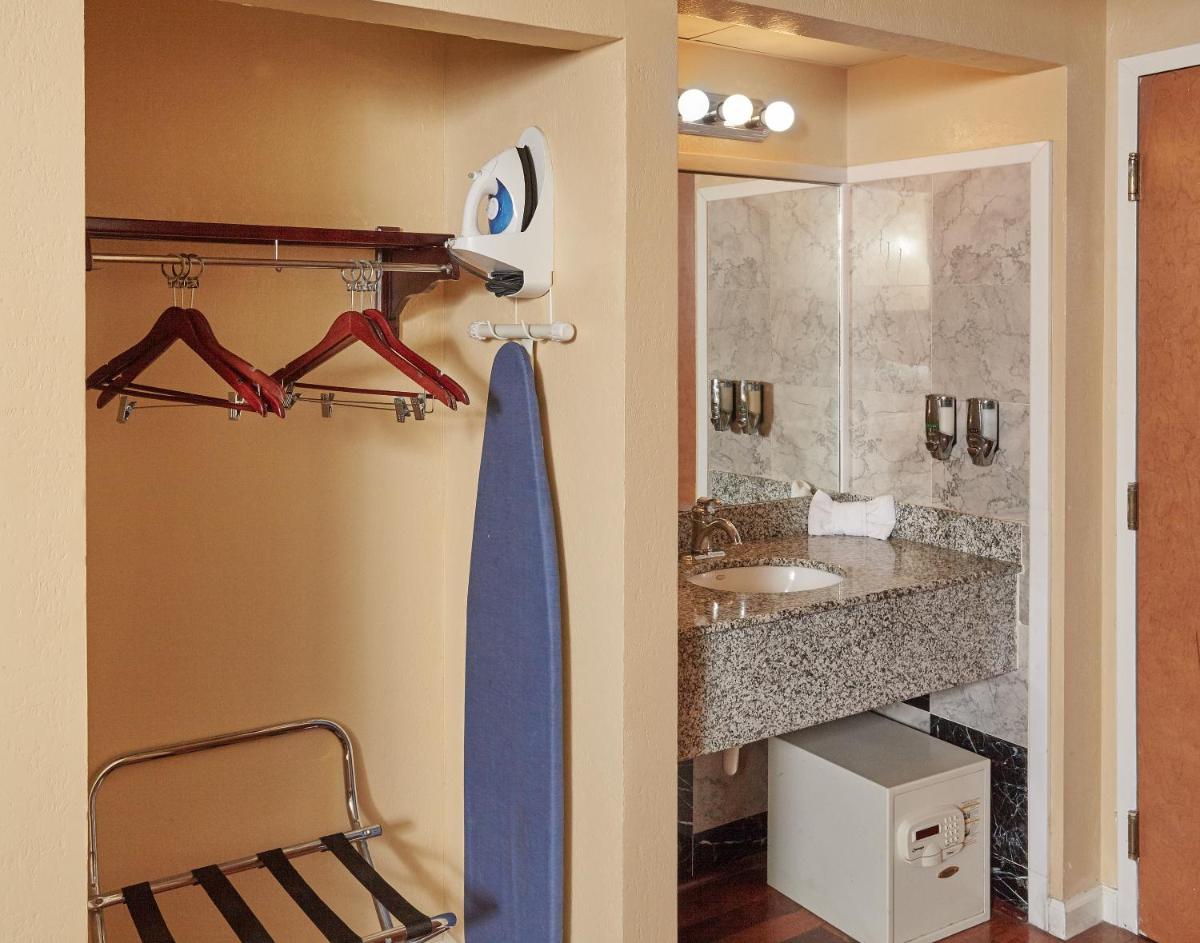 Ocean Inn & Suites - Housity