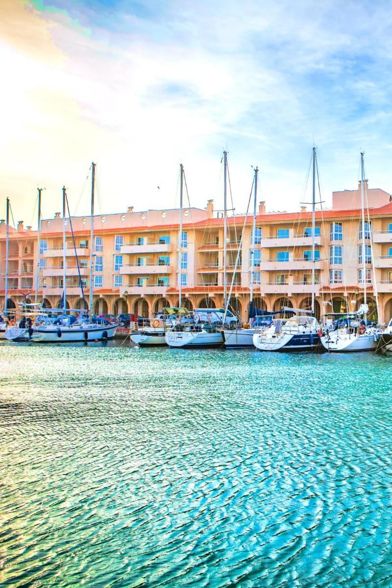 Expoholidays - Apartamentos Puerto Almerimar - Housity