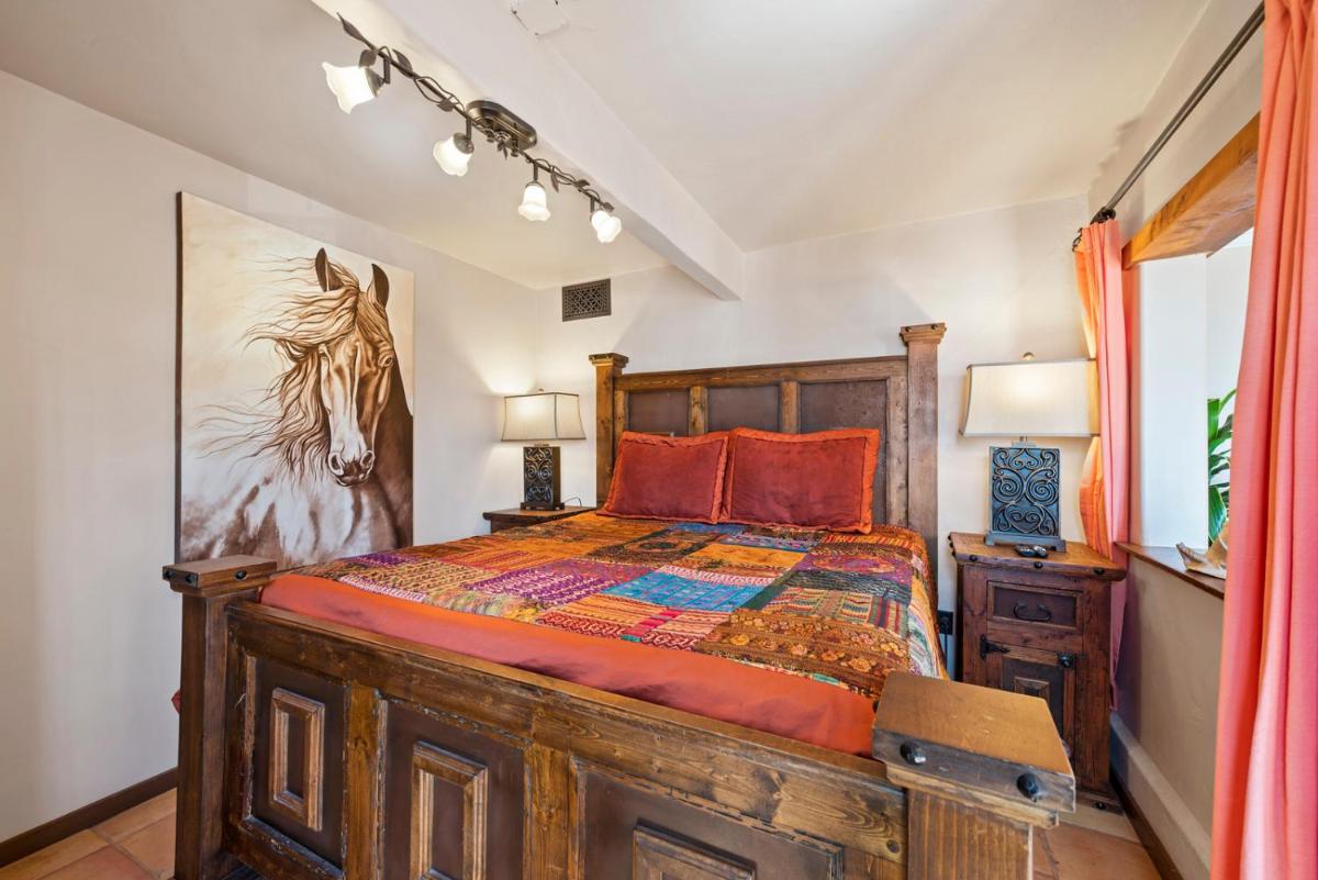 Oceanfront Hacienda - Housity