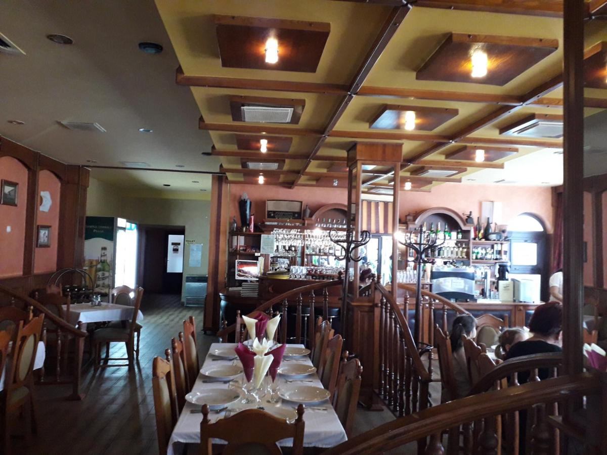 Westmotelrestaurant - Housity