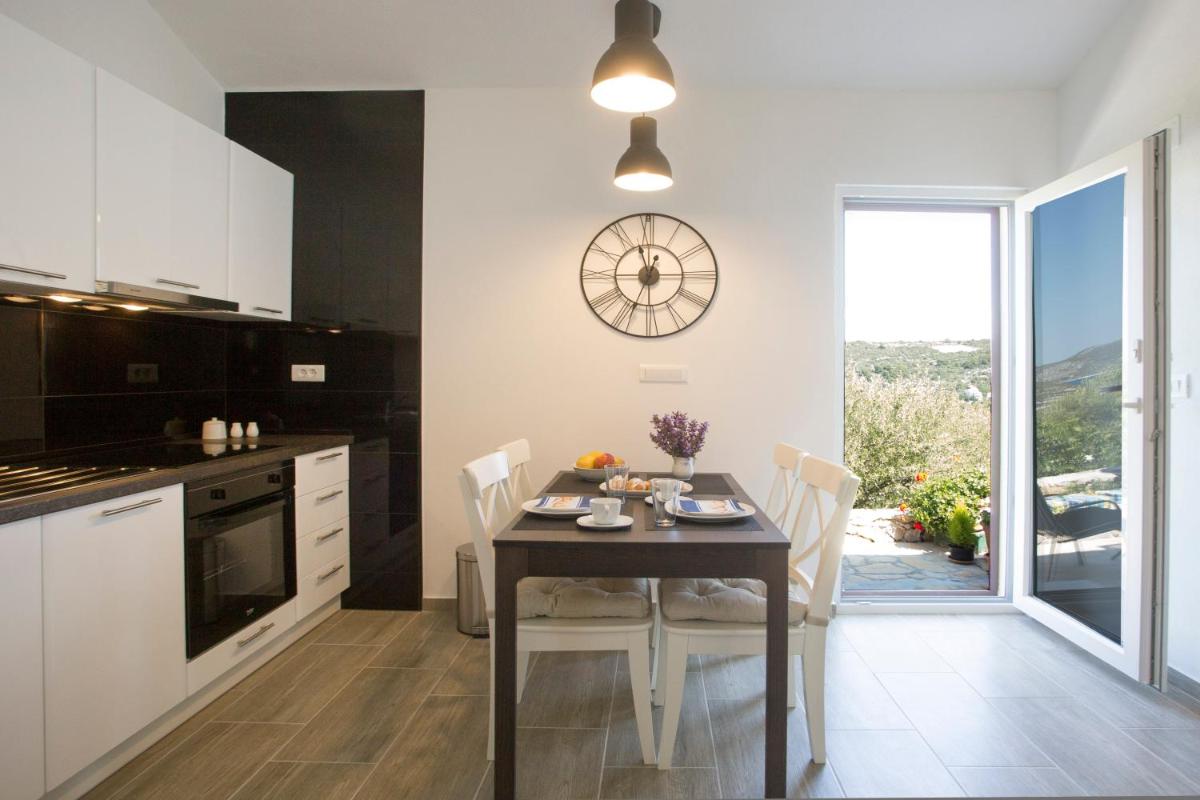 SIESTA, a house in the nature on the island - Housity