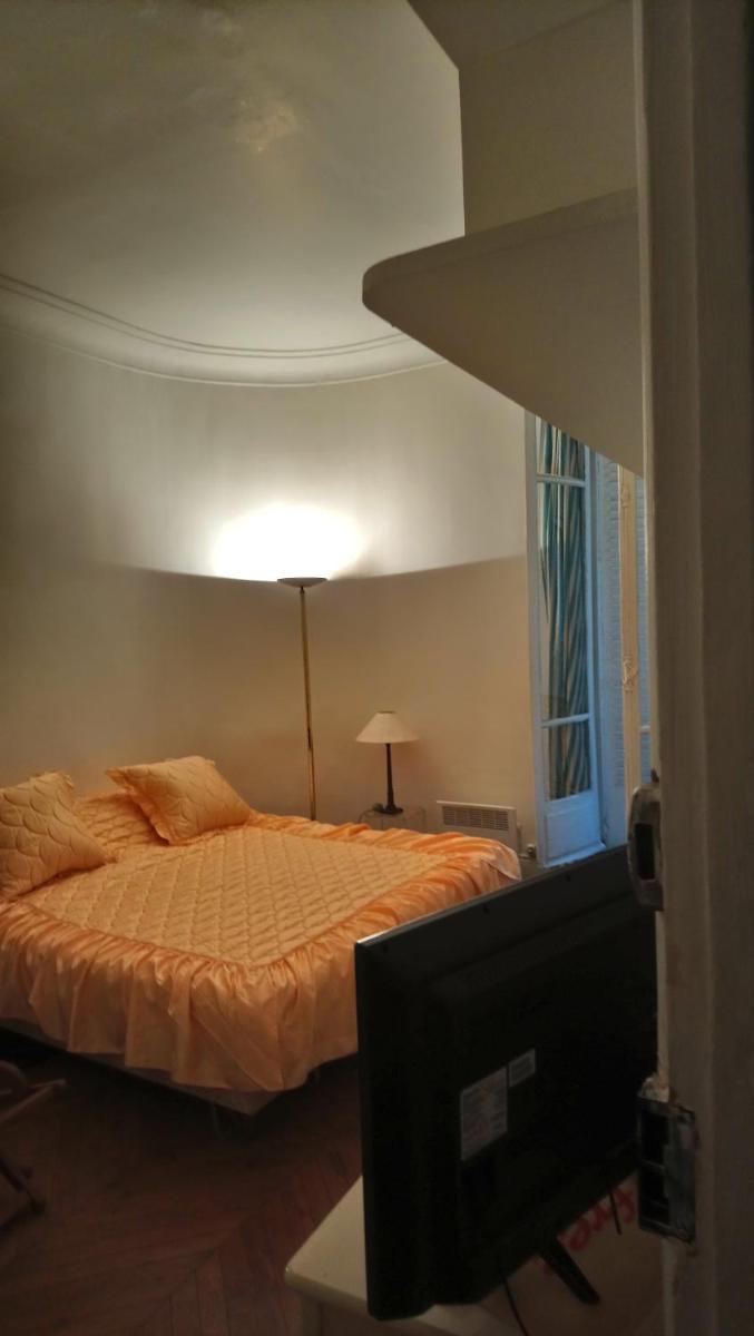 Toureifelchampselysee - Housity