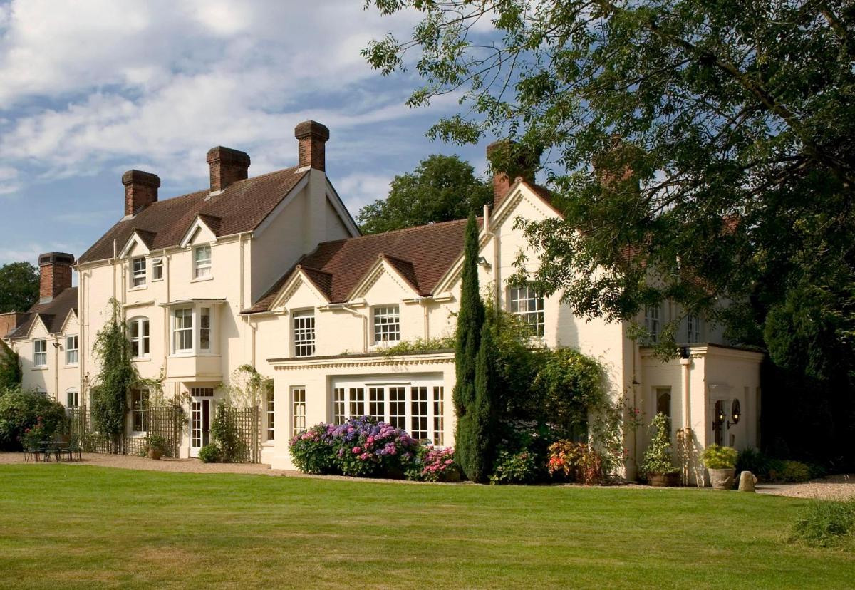 Esseborne Manor - Housity