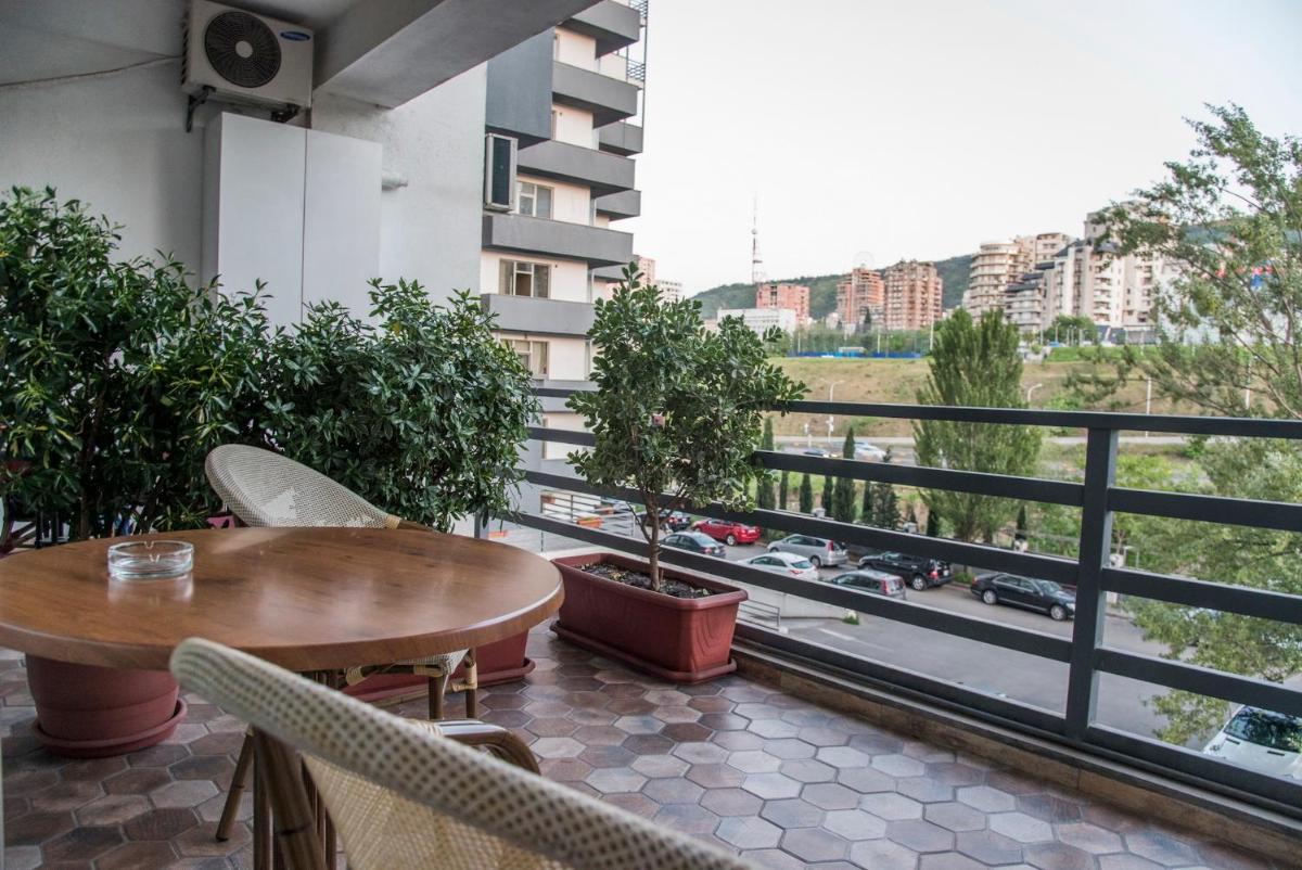 Suitetrails - Tbilisi Apartment Tennis court