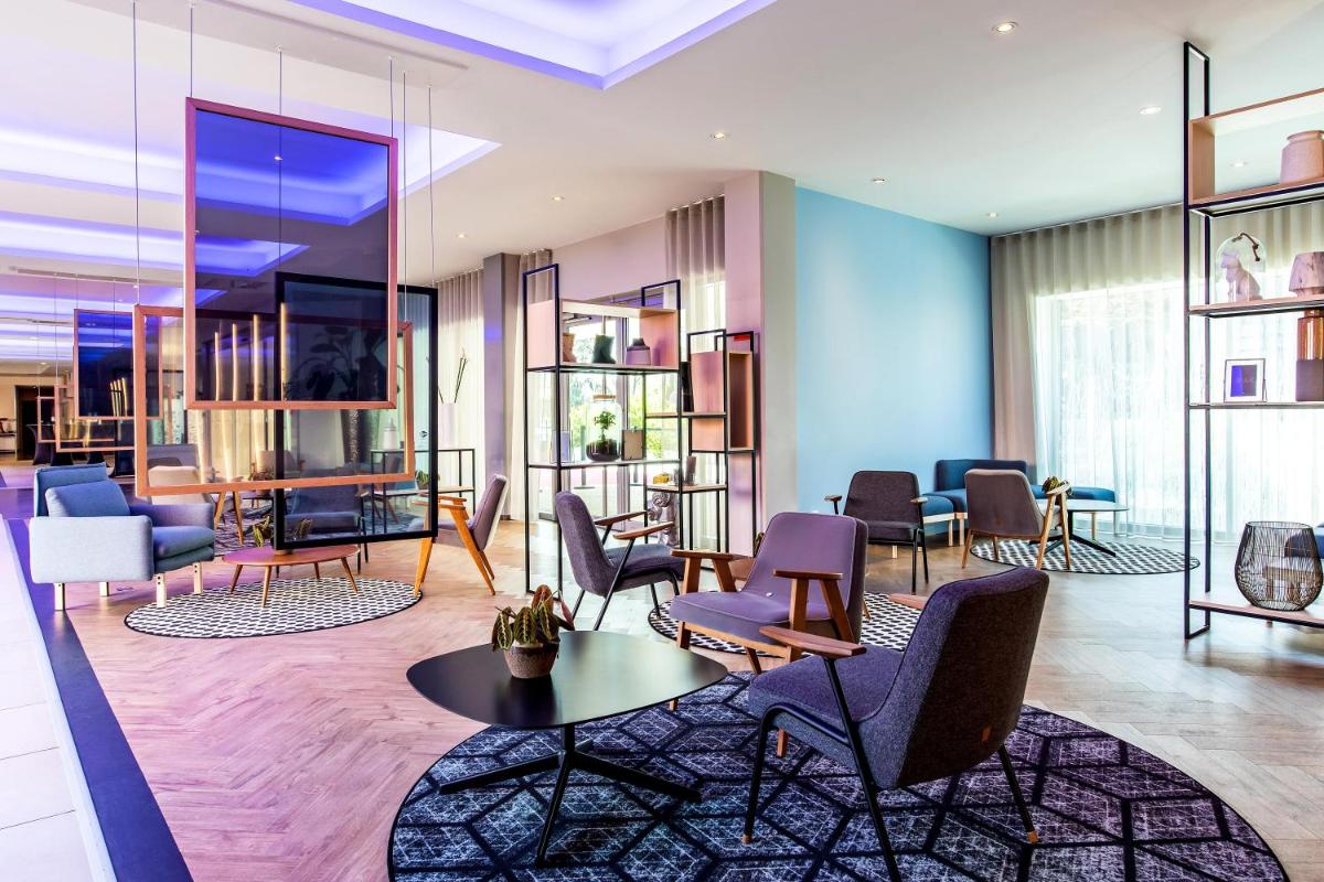 Coin salon dans l'établissement Radisson Blu Hotel Toulouse Airport