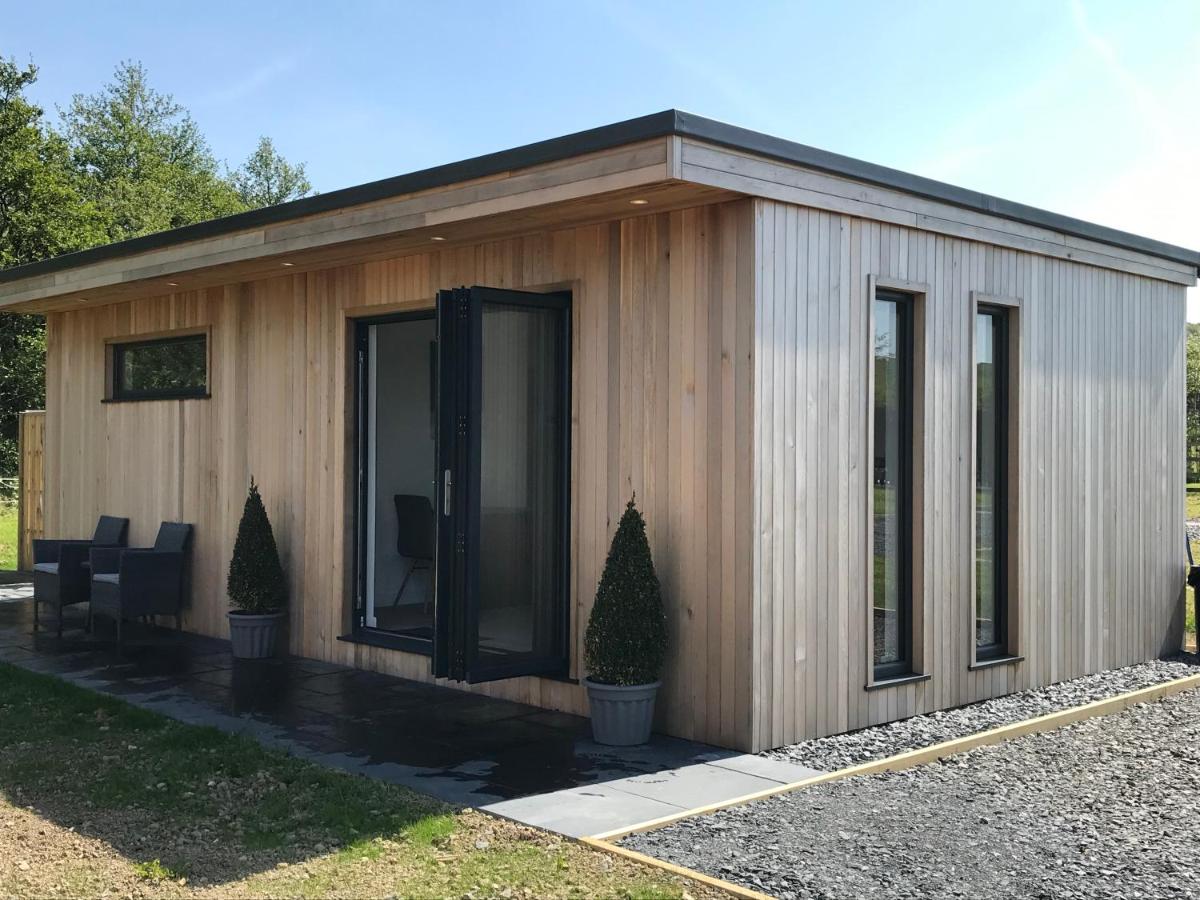 Parkknott Retreat Luxury Lodge with Private Hot Tub - Housity