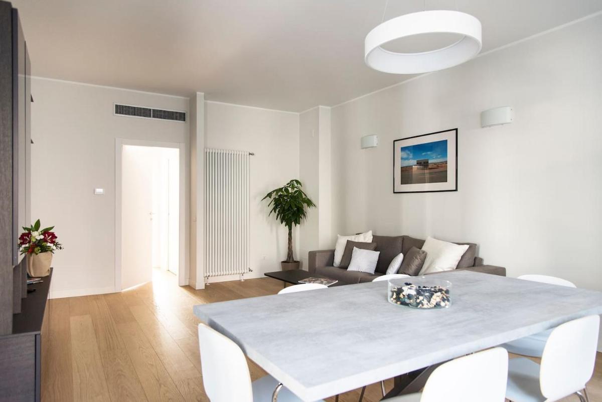 Suitetrails - Brand new apt , City Life district