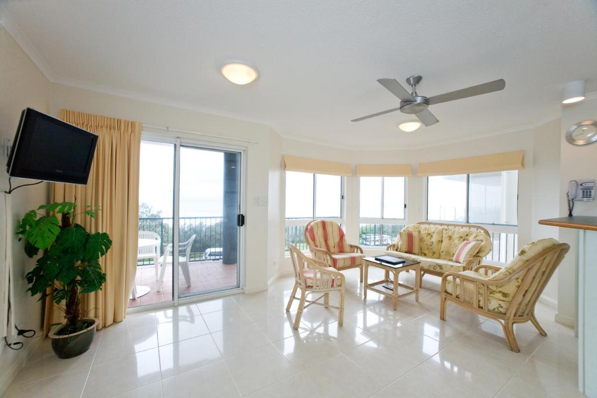 Pacific Waves Apartments - Housity