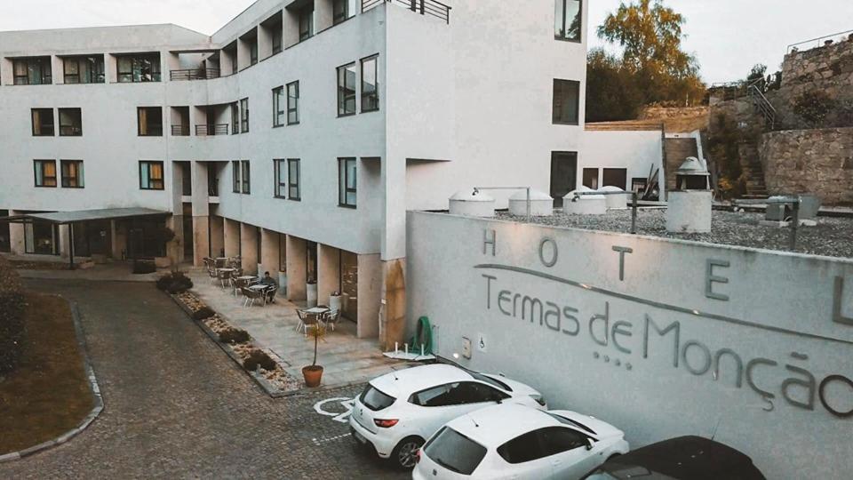O edifício onde o hotel está situado