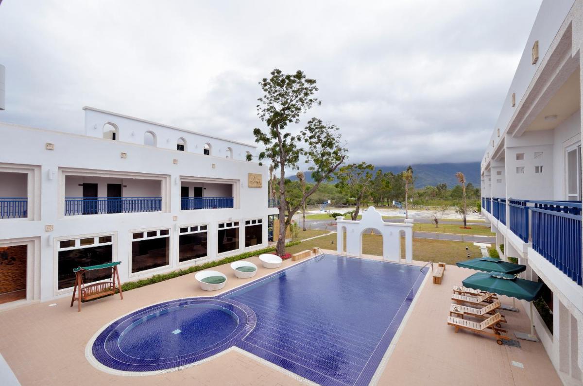 J Resort - Housity