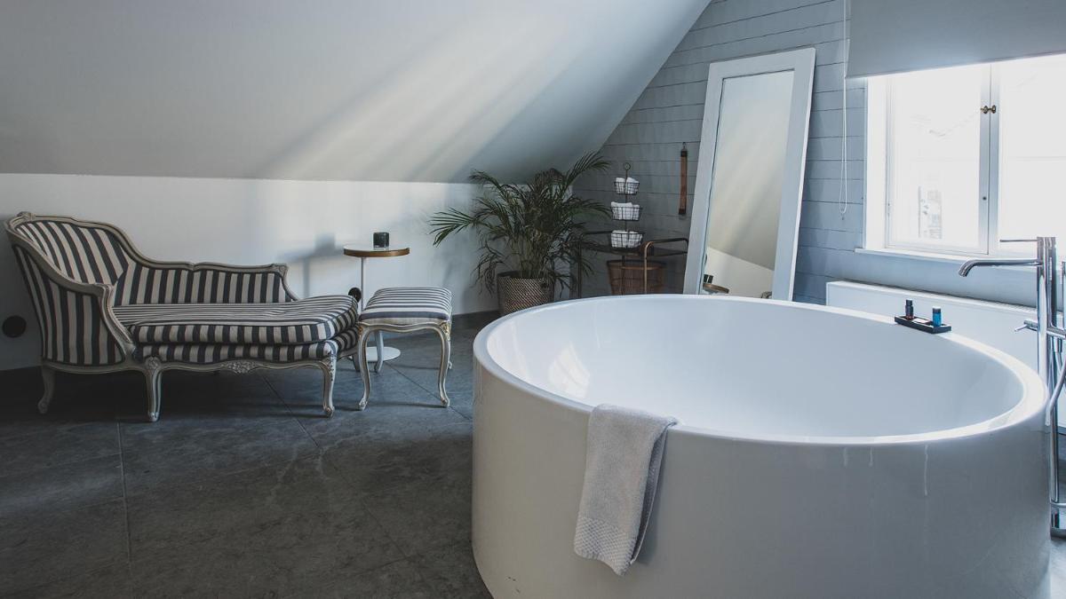V Hotel Helsingborg; BW Premier Collection - Housity