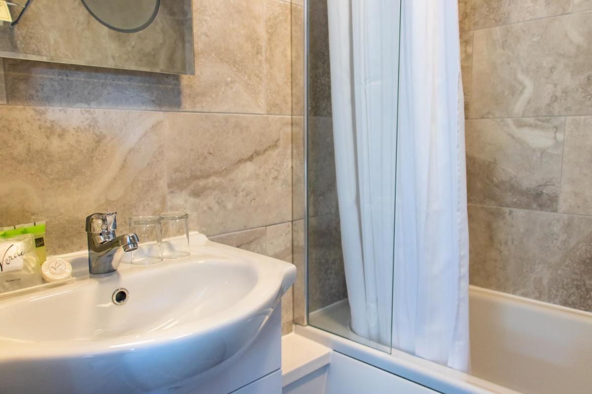 The Park Hotel - Housity