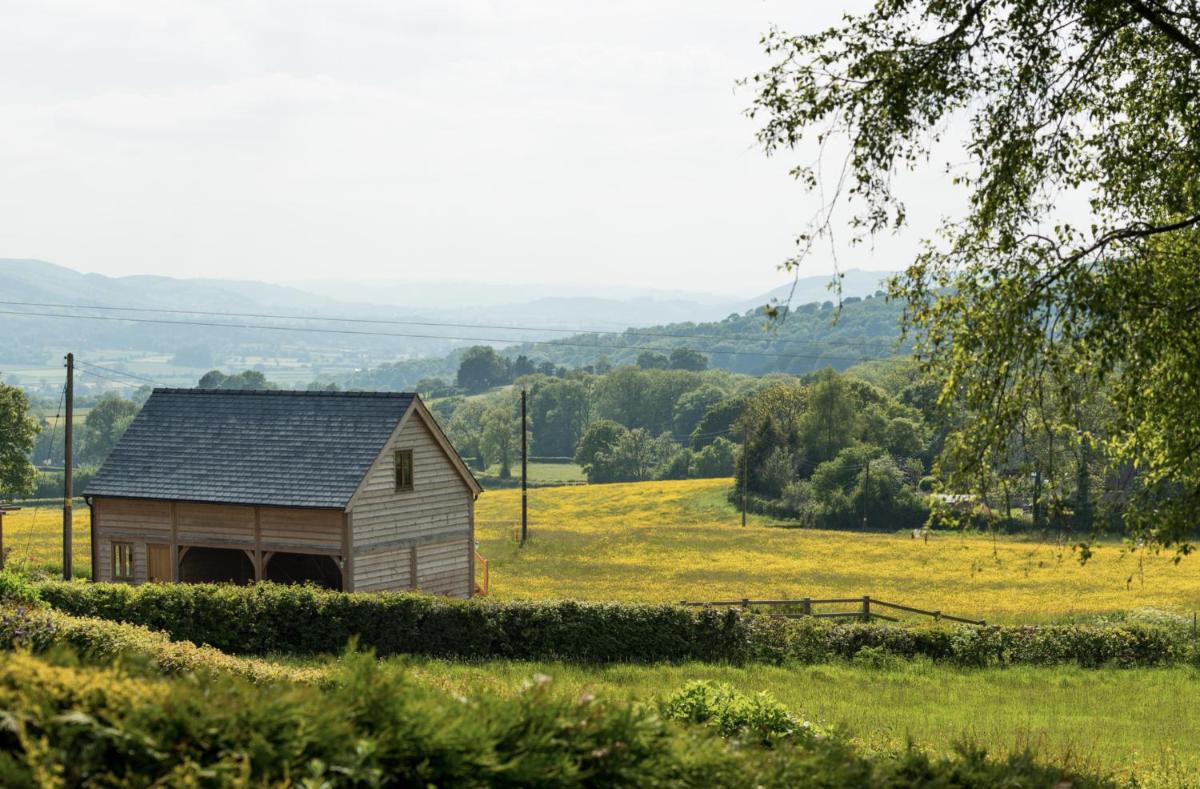 Rhiastyn Barn - Housity