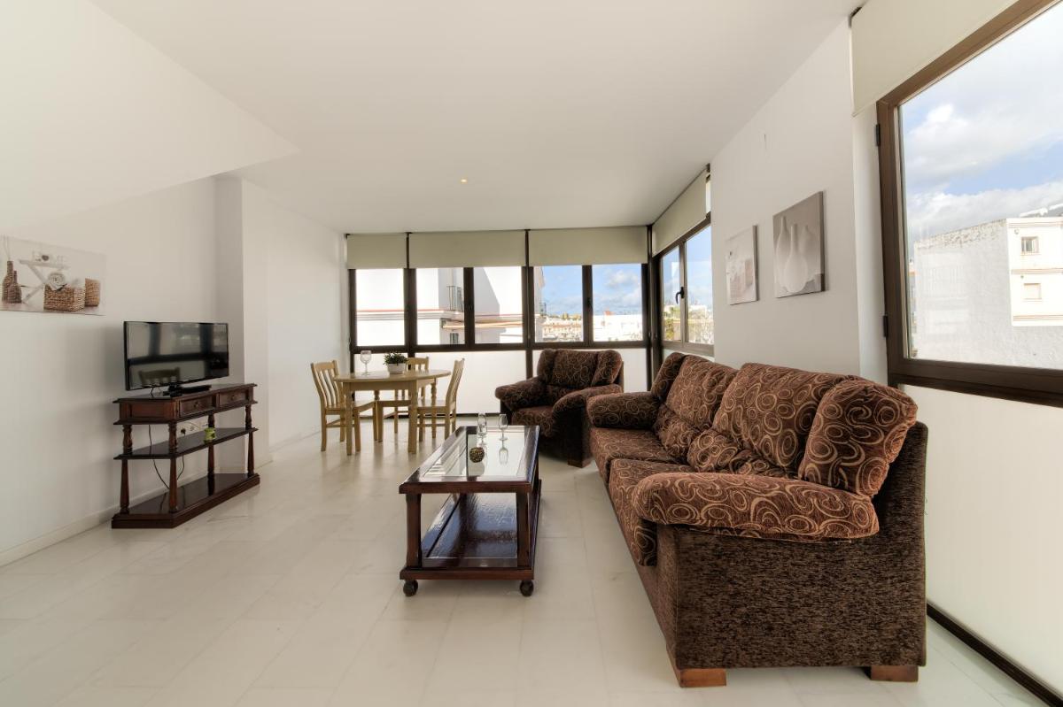 Apartamentos Villas Flamenco Rentals - Housity