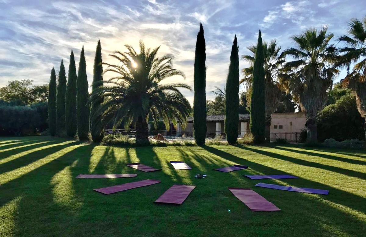 Jardin de l'établissement HOTEL et APPARTEMENTS DOMAINE DES CLOS - Teritoria