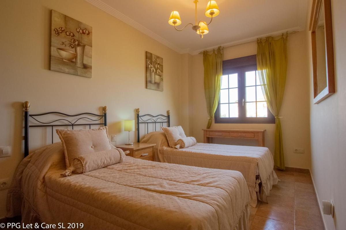(DUF002) Sea Facing Beach Front Apartment - Housity