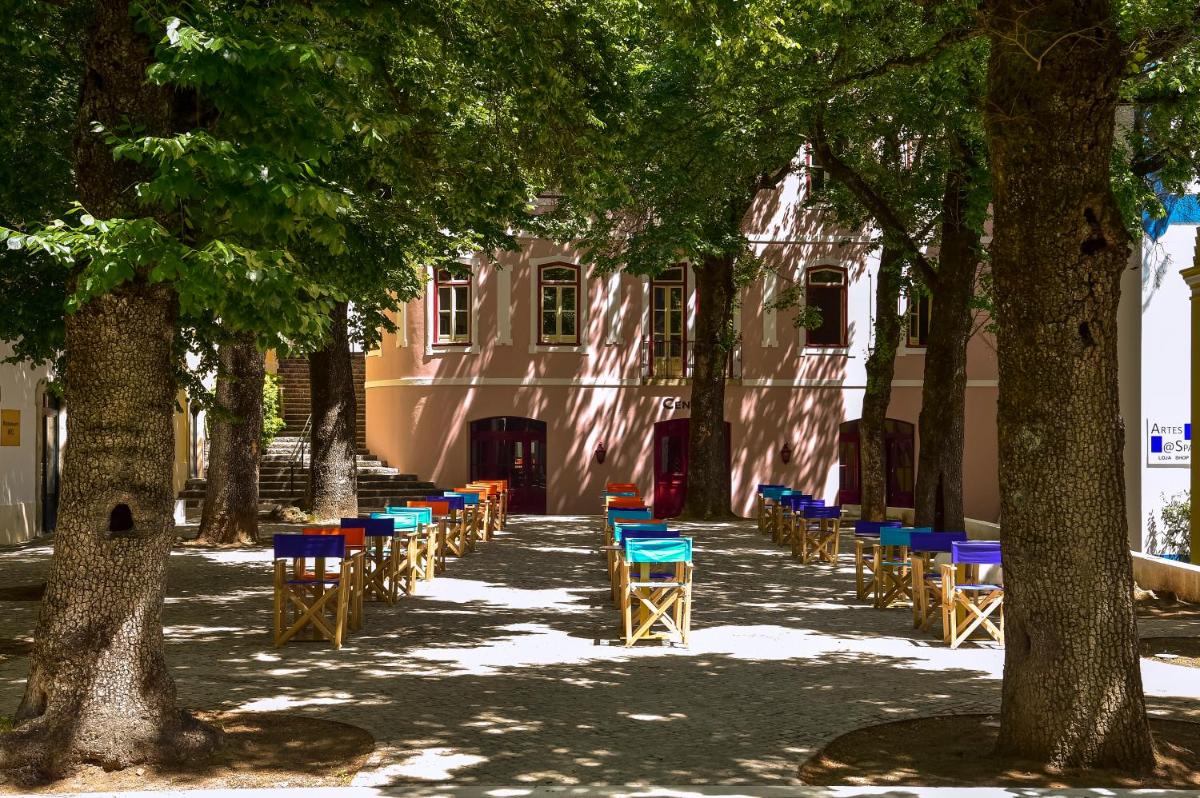 Um jardim no exterior de Central Monchique Hotel - Villa Termal Spa Resort - by Unlock Hotels